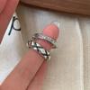 Anillo Ringge Vintage Estilo Antiguo con Letra Anillo de Dedo para Mujer Lujo Ligero Alto Nivel Anillo de Industria Pesada Abertura Ajustable