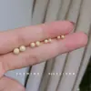 Joias de Prata Beixi Brincos de Prata Esterlina S925 para Mulheres, Argolas de Orelha Fosco com Contas Redondas de Feijão Dourado, Simples e Versátil para Cuidado com a Orelha