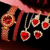 Conjunto de Relógio Cornucópia de Diamante Feminino Explosões 5 peças Acessórios de Pulseira Moda Quartzo Europeu e Americano Conjunto de Relógio Feminino