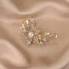 Broche Mariposa de Cristal de Lujo de Alta Gama Transfronterizo, Cristal Retro Incrustado con Diamantes, Elegante y con Estilo, Broche para Chaqueta de Traje para Mujer