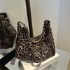 Bolso de Axila Leopardo de Alta Gama para Mujer 2024 Nuevo Bolso de Hombro de Moda Retro Europeo y Americano Diseño Nicho Bolso Cruzado