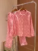 Conjunto de pijama de gaze dupla camada com estampa de desenho animado, gola lapela, mangas compridas e calças compridas, macio e amigável à pele, adequado para usar tanto em ambientes internos quanto externos