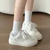 Sapatos Casuais Bordados da Moda 2026 Primavera/Outono Novo Estilo Versátil para Estudantes Sapatos Brancos Design de Nicho Calçados Casuais Femininos