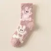 Calcetines de Polar de Coral Antidesprendimiento de Panda Conejo para el Hogar de Mujer Invierno Media Pantorrilla Dibujos Animados Calcetines para Dormir Felpa Espesados Calcetines de Piso