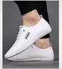 Zapatos de Cuero para Hombre Primavera y Otoño 2025 Zapatos Bajos para Hombre Nuevo Cuero Suave Slip-On Transpirable Suela Suave Zapatos para Conducir Bean Juveniles para Hombre