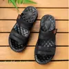 Sandalias para Hombre de Venta Caliente Transfronteriza de Amazon Verano Exteriores Antideslizantes Suela Suave Playa Doble Uso Chanclas Casuales 8903