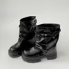 Botas plataforma brancas de salto grosso para mulheres, novo estilo outono 2026, que aumentam a altura e afinam, adequadas para figuras baixinhas, combinadas com saias e calças, botas de cano curto