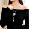 Popular Cadena de Suéter Versátil, Femenina, Moderna y Elegante Collar Largo, Colgante de Lujo Ligero de Alta Gama, Accesorios para Ropa