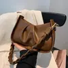 Nueva colección primavera/verano 2026: un bolso de hombro con forma de nube, elegante y versátil, perfecto para llevar debajo del brazo, con un diseño de alta gama y único
