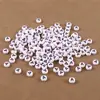 Fondo Blanco Más Cuentas de Letras Negras 4*7MM Cuentas Acrílicas de Letras Inglesas Cuentas Sueltas Oblatas Accesorios para Pulseras de Joyería DIY