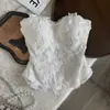 Top Tubo Branco Puro Estilo Resort com Lantejoulas de Flor de Rosa Tridimensional
