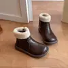 Botas de inverno infantis, novo estilo para meninas, botinhas forradas com fleece, solado macio, antiderrapante, sapatos de algodão, para bebês e crianças maiores, botas de couro quentes