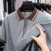 [Pedidos de Comércio Exterior] Novo Estilo Verão 2026 Luxo Leve Camisa Polo Masculina de Negócios Manga Curta com Meio Zíper Camiseta Jacquard