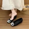 Nuevos zapatos planos para mujer con doble C, diseño de rombos, moño, punta fina, punta redonda y una suela flexible y resistente al calor que se puede recortar.