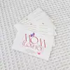 Tarjeta de Decoración de Cupcake de Moda para el Día de la Madre con Tul de Burbujas a Cuadros Plegados y Decoración de Lazo con Borde Ondulado