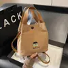 Bolsa de Lona Bordada Estilo Artístico de Nicho para Mujer, Gran Capacidad, Ligera, Versátil, Adecuada para el Trabajo Diario, Bolso de Hombro y Cruzado