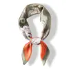 Novo Lenço de Seda Floral da Moda Primavera e Verão Lenço Versátil de Seda Artificial Lenço Quadrado 70cm Xale de Proteção Solar Lenço de Pescoço Profissional para Mulheres