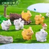 Fofa estatueta de cachorrinho cartoon, decoração DIY, acessório de cápsula surpresa, ornamento para carro ou mesa em miniatura