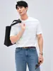 Camiseta Gola Redonda de Manga Curta Listrada com Blocos de Cor Frios no Estilo Old Money, Verão com Caimento Solto, Peça Casual Masculina Única
