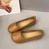Sapatos retrô de sola macia com bico dividido para mulheres, novos sapatos de balé slip-on Mary Jane outono 2026, mocassins de noite