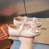 Zapatos de Cuero con Moño para Niñas 2024 Verano Nuevos Elegantes Zapatos de Princesa para Niñas Pequeñas Zapatos Individuales con Pedrería Mocasines de Suela Suave