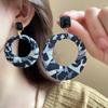 Aretes de Anillo Enrollado en Tela 925 Personalidad Nicho Europea y Americana Elegantes Aretes Elegantes Moda de Alta Gama Aretes Combinables para Mujer