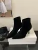 First Encounter Temporada 2026 Lançamento Bico Fino Salto Agulha Salto Alto Botas de Cano Curto Botas de Nicho Femininas Bico Fino Temperamento Aumento de Altura Botas da Moda