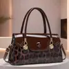 Nova Bolsa Transversal de Ombro Europeia e Americana Transfronteiriça 2025, Bolsa para Mãe de Meia-Idade Estampada de Leopardo Moderna e Versátil, Bolsa de Mão Simples Feminina