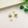 Acessórios de Pulseira de Borboleta Dourada Antiga de Estilo Misto Mais Vendidos Transfronteiriços Acessórios de Pingente Conjunto de Brincos Acessórios de Liga DIY Pingentes