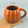 Venta al por mayor de fábrica Taza de cerámica de Halloween Forma de calabaza Taza para beber Puede logotipo Taza de café de cerámica