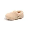 Meias-pantufas Infantis de Pelúcia com Fechamento Bidirecional e Biqueira Fechada 2026 Outono/Inverno Novo Estilo Coreano Sapatos Peludos para Meninas Sapatos Casuais Estilo Coreano