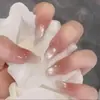 Uñas Portátiles Hechas a Mano Tendencia en Tiktok con un Estilo de Puro Deseo de Alta Gama, Color Nude, Efecto Iluminador, Uñas Postizas Portátiles con Perlas de Vidrio