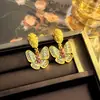 Brincos de Zircônia Pérola Borboleta Prateados Agulha Luz Luxo, Brincos de Temperamento Simples Únicos, Brincos de Design de Nicho de Alta Qualidade para Mulheres