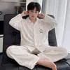 Pijama de fleece com mangas compridas para outono e inverno para meninos, novo design de desenho animado, roupa de casa de fleece fina, adequada para crianças mais velhas e meninos, pode ser usada como roupa externa