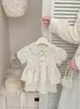 Conjunto Dulce Estilo Francés para Niñas Primavera/Verano Conjunto de Dos Piezas con Camisa Floral de Manga Abullonada y Falda Ropa de Otoño