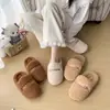 Nuevas zapatillas peludas de suela plana de moda para mujer, estilo coreano 2026, moda ins, otoño e invierno, transfronterizas, zapatillas de algodón con protección para los dedos