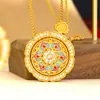 Nuevo Collar Brújula de Esmalte con Puntos Dorados Antiguos Estilo Chino y Diamantes Colgante Giratorio Estilo Palacio para Mujer Suministro en Vivo
