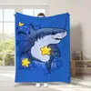 2 Novas Mantas de Tubarão Fofas de Desenho Animado Quentes de Venda Cruzada Flanela Impressão Digital Quatro Estações Pausa para Almoço Manta de Sofá Macia