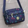 Bolsa de lona de grande capacidade, bolsa leve para mães de meia-idade e idosas, bolsa de ombro grande de tecido Oxford de nylon estampado, bolsa transversal para mulheres
