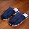 Pantuflas de algodón cerradas y sencillas personalizadas para parejas, pantuflas antideslizantes de interior para otoño e invierno para hombres, cálidas, comercio exterior transfronterizo al por mayor
