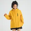 Chaqueta cortavientos de viaje color camello mismo estilo para hombre tres en uno desmontable forro polar de invierno engrosada cortavientos impermeable