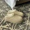 Botas de nieve para mujer, zapatos de algodón integrados de cuero y piel, modelo nuevo para uso exterior en invierno, de suela gruesa, cálidos, forrados de felpa y zapatos de algodón para nieve engrosados