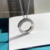 Colar de disco redondo Cartier de alta qualidade, Colar de disco série Love, Colar de disco redondo em ouro V banhado a ouro 18K e ouro branco com design de céu estrelado