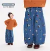 Roupas Infantis Meninas Calça Jeans Estampada de Desenho Animado Estilo Outono 2026 Calças Longas Largas Versáteis para Bebês Calças Casuais