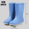 Sapatos de água da moda mais vendidos no exterior para senhoras, sapatos de chuva de cano alto, cor sólida, simples, à prova d'água, antiderrapantes, resistentes ao desgaste, para uso externo, botas de água por atacado