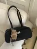 Bolsa de Hombro Sencilla de Moda 2025 Selección de Influencers Gamuza Capacidad Grande Versátil Cuero Mate Correa Única