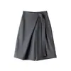 Pantalones de traje de cintura alta irregulares para mujer, shorts casuales holgados simples, pantalones tipo falda corta para mujeres bajas, estilo commuter de alta gama