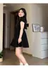 Vestido negro de espiga para mujer, vestido negro pequeño de línea A para verano que ciñe la cintura, vestido corto adelgazante para personas menudas y ligeramente rellenitas