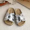 Chinelos Femininos 2026 Verão Novo Estilo Moda Coreana Sandálias Externas de Solado Macio com Franjas Chinelos de Praia