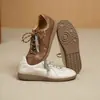 Zapatillas de entrenamiento retro de piel de oveja de capa superior con bloques de color para mujer, nuevo modelo 2026, versátiles, de suela blanda, para uso casual, resistentes al desgaste, deportivas para mujer